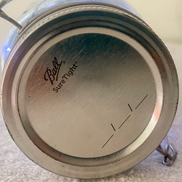 COLLECTION of BALL-JAR LIGHT + FLAMELESS/FLICKERING VOTIVE CANDLE… - Picture 10 of 12